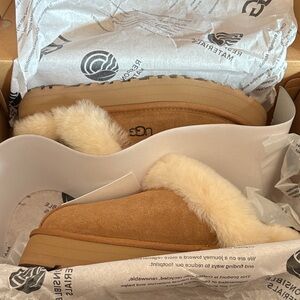 NIB UGG Disquette Chestnut Slipper Boots with Cream Shearling size 9